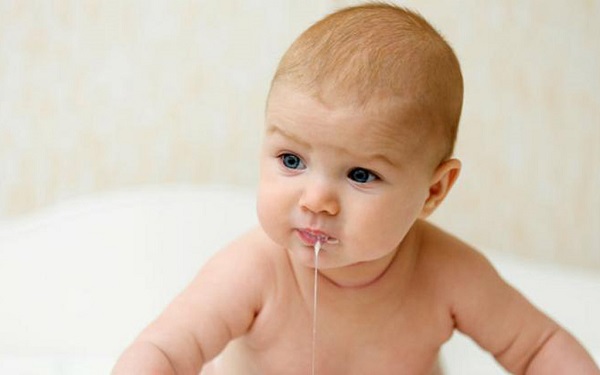 نشانه‌های اصلی رفلاکس در نوزادان