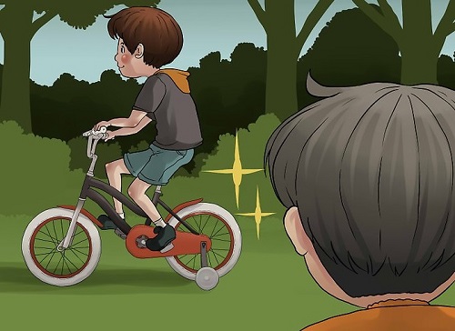 5-به فرزندتان اجازه دهید کودکان دیگر را در حین دوچرخه سواری تماشا کند.