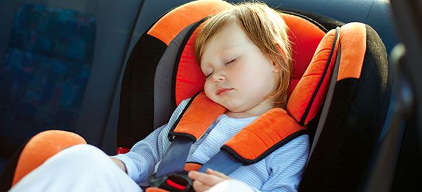 آیا خوابیدن روی صندلی ماشین برای نوزاد ایمن است؟
