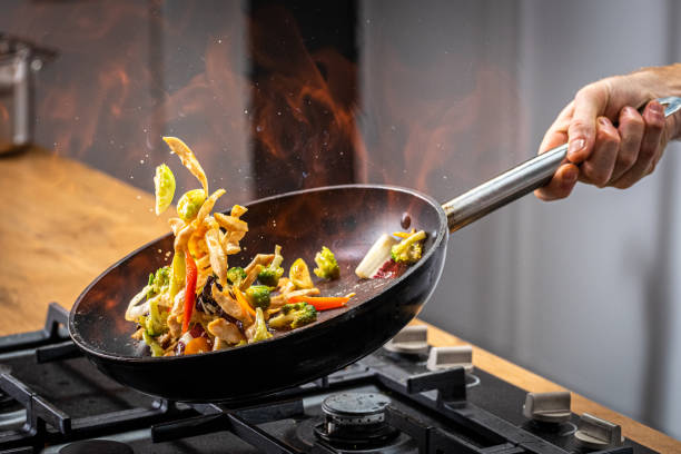 ماهیتابه: مزایا و معایب انواع تابه (چدن، استیل، مس، تفلون، گریل)